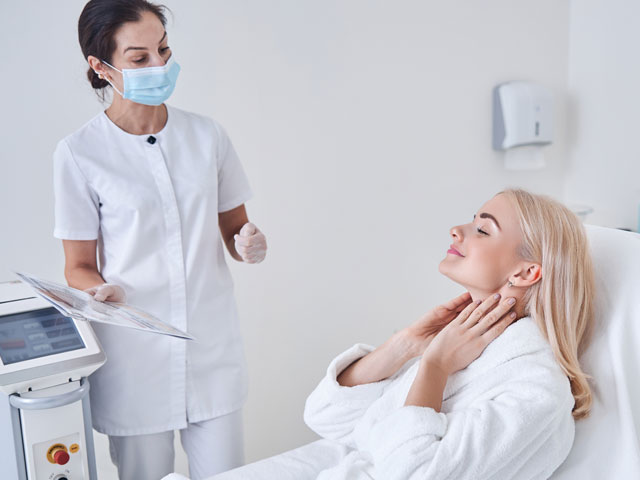 你有頸紋嗎?怎麼辦脖子有二條線,4個頸部保養的有效方法 專業醫師諮詢 640x480