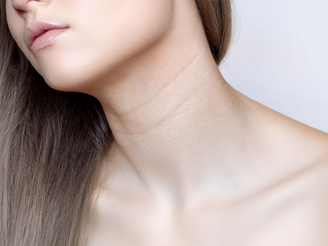 你有頸紋嗎?怎麼辦脖子有二條線,4個頸部保養的有效方法 頸紋怎麼消除 640x480