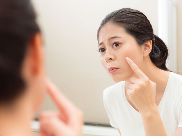 臉上出現皺紋 640x480